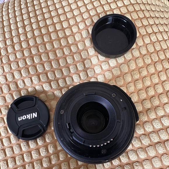 Nikon AF-S Nikkor 18-55mm 1:3.5-5.6 G - Picture 4 of 8